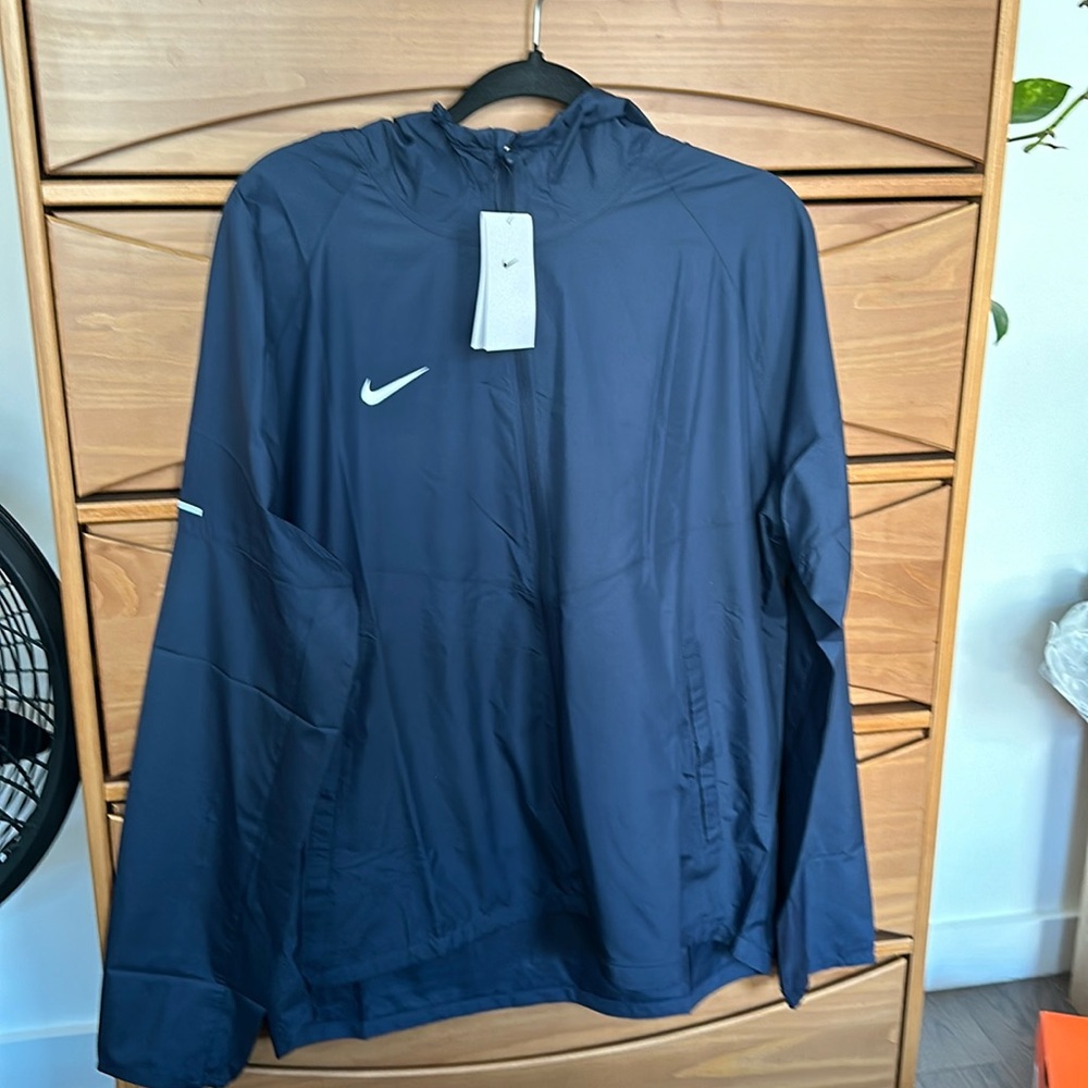 Nike Miler Repel Jacket men’s size L  NWT